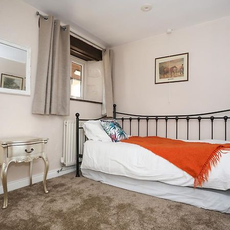 Merrymouth Fifield Ngoại thất bức ảnh